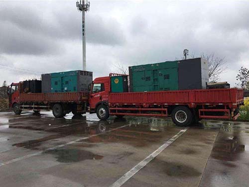 丛台涂抹密封胶后，需要等待多长时间才能安装水冷式机油散热器密封件？